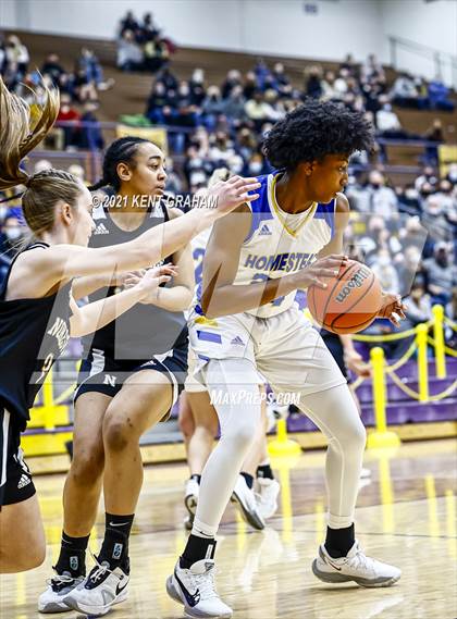 Thumbnail 2 in Noblesville vs Homestead  (IHSAA 4A Regional Semifinal) photogallery.