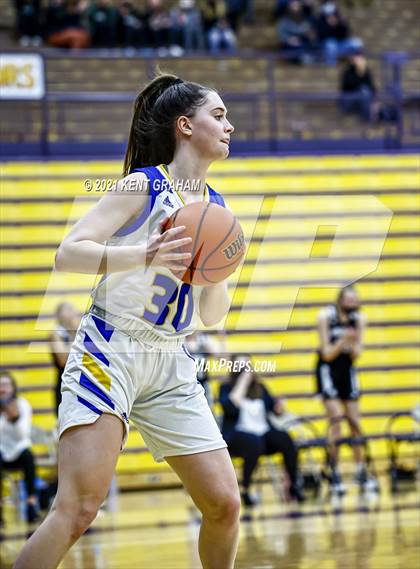 Thumbnail 3 in Noblesville vs Homestead  (IHSAA 4A Regional Semifinal) photogallery.