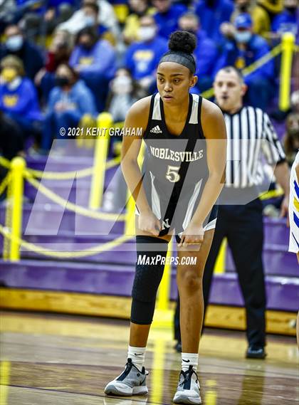 Thumbnail 2 in Noblesville vs Homestead  (IHSAA 4A Regional Semifinal) photogallery.