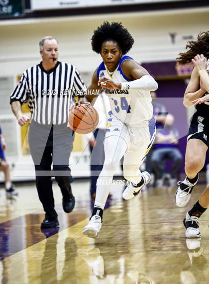 Thumbnail 2 in Noblesville vs Homestead  (IHSAA 4A Regional Semifinal) photogallery.
