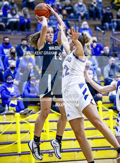Thumbnail 2 in Noblesville vs Homestead  (IHSAA 4A Regional Semifinal) photogallery.