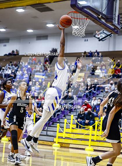 Thumbnail 3 in Noblesville vs Homestead  (IHSAA 4A Regional Semifinal) photogallery.