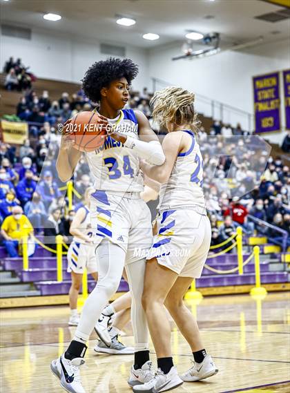 Thumbnail 1 in Noblesville vs Homestead  (IHSAA 4A Regional Semifinal) photogallery.