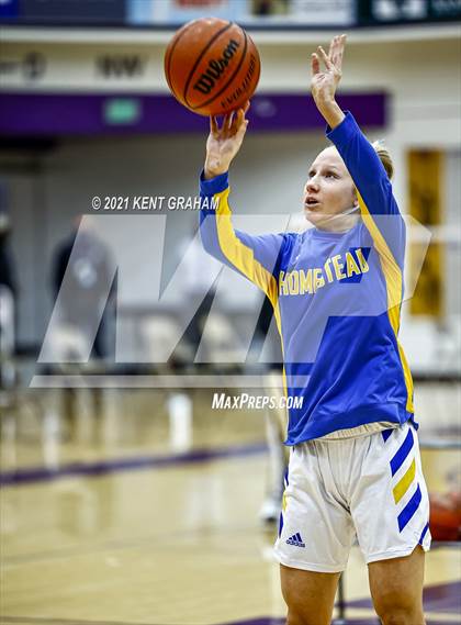 Thumbnail 2 in Noblesville vs Homestead  (IHSAA 4A Regional Semifinal) photogallery.