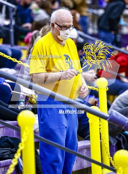 Thumbnail 3 in Noblesville vs Homestead  (IHSAA 4A Regional Semifinal) photogallery.