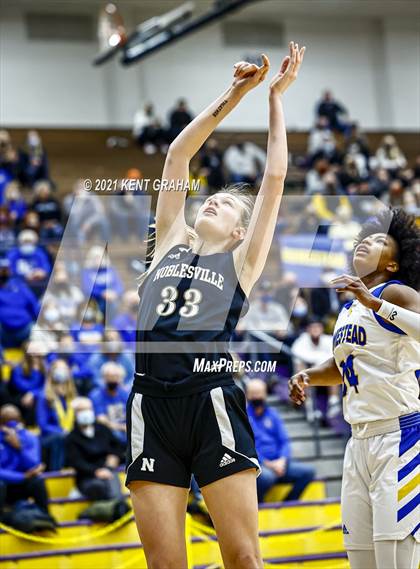 Thumbnail 1 in Noblesville vs Homestead  (IHSAA 4A Regional Semifinal) photogallery.