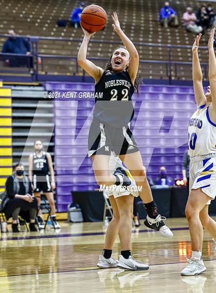 Thumbnail 2 in Noblesville vs Homestead  (IHSAA 4A Regional Semifinal) photogallery.