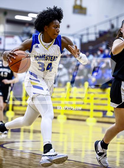 Thumbnail 2 in Noblesville vs Homestead  (IHSAA 4A Regional Semifinal) photogallery.