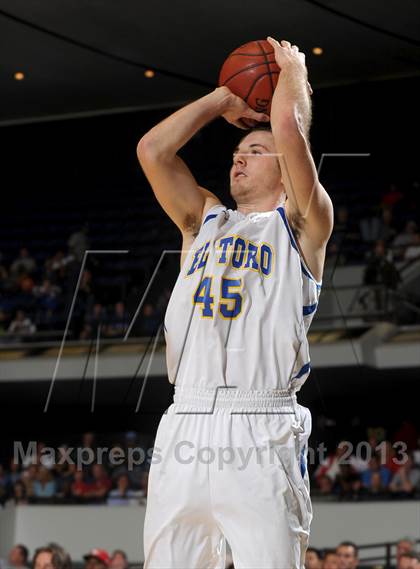 Thumbnail 3 in El Toro vs. Santa Monica (CIF SS D1A Final) photogallery.