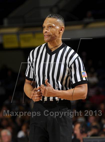 Thumbnail 2 in El Toro vs. Santa Monica (CIF SS D1A Final) photogallery.