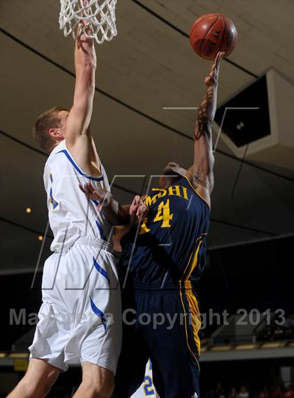 Thumbnail 1 in El Toro vs. Santa Monica (CIF SS D1A Final) photogallery.