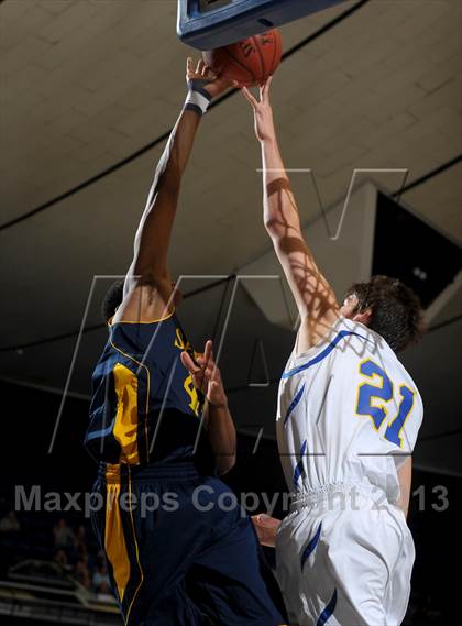 Thumbnail 1 in El Toro vs. Santa Monica (CIF SS D1A Final) photogallery.