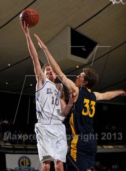Thumbnail 3 in El Toro vs. Santa Monica (CIF SS D1A Final) photogallery.