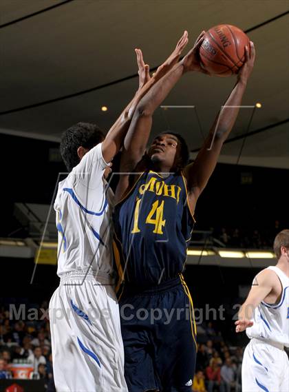 Thumbnail 3 in El Toro vs. Santa Monica (CIF SS D1A Final) photogallery.