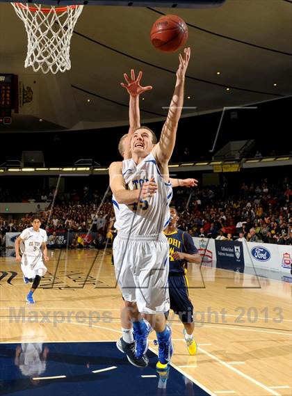 Thumbnail 1 in El Toro vs. Santa Monica (CIF SS D1A Final) photogallery.