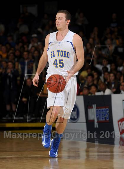 Thumbnail 2 in El Toro vs. Santa Monica (CIF SS D1A Final) photogallery.