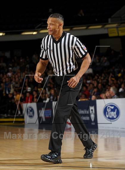 Thumbnail 3 in El Toro vs. Santa Monica (CIF SS D1A Final) photogallery.