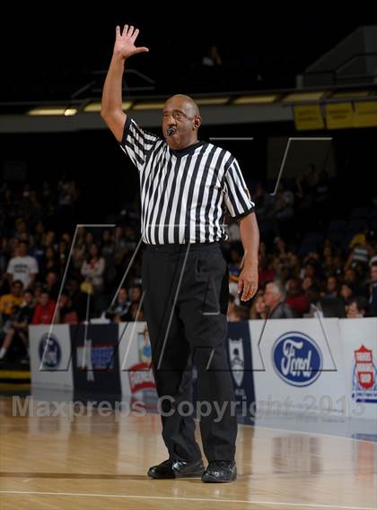 Thumbnail 1 in El Toro vs. Santa Monica (CIF SS D1A Final) photogallery.