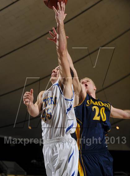 Thumbnail 2 in El Toro vs. Santa Monica (CIF SS D1A Final) photogallery.