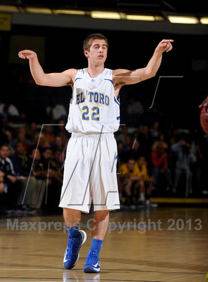 Thumbnail 2 in El Toro vs. Santa Monica (CIF SS D1A Final) photogallery.