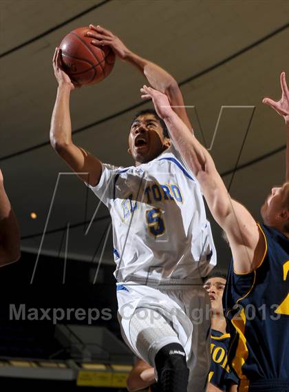 Thumbnail 2 in El Toro vs. Santa Monica (CIF SS D1A Final) photogallery.