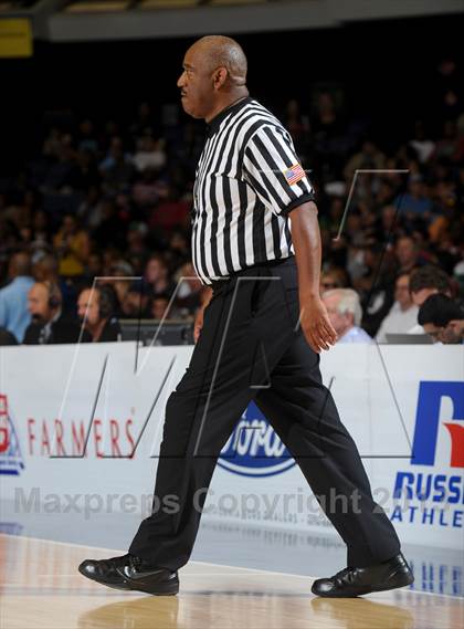 Thumbnail 3 in El Toro vs. Santa Monica (CIF SS D1A Final) photogallery.