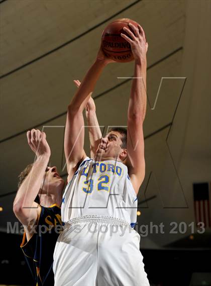 Thumbnail 3 in El Toro vs. Santa Monica (CIF SS D1A Final) photogallery.
