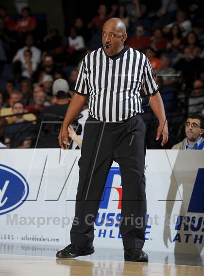 Thumbnail 3 in El Toro vs. Santa Monica (CIF SS D1A Final) photogallery.