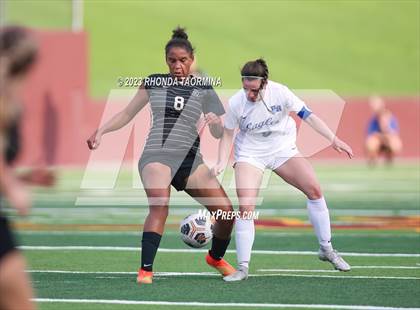 Thumbnail 2 in Barbers Hill vs. Foster (UIL 5A Region 3 & 4 Area) photogallery.