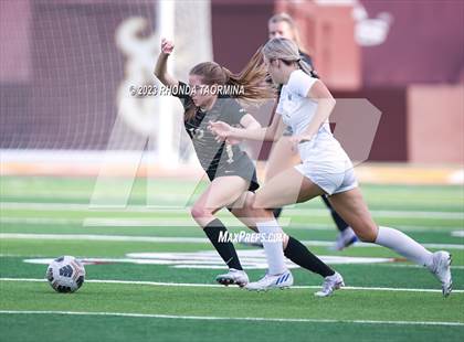 Thumbnail 3 in Barbers Hill vs. Foster (UIL 5A Region 3 & 4 Area) photogallery.