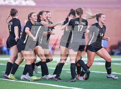 Thumbnail 2 in Barbers Hill vs. Foster (UIL 5A Region 3 & 4 Area) photogallery.