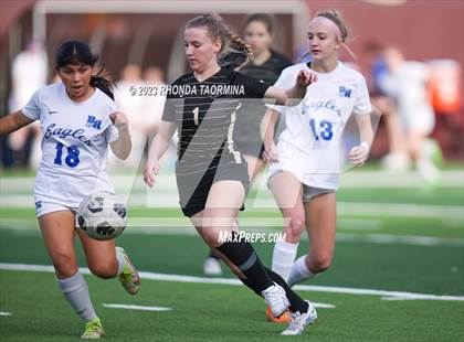 Thumbnail 1 in Barbers Hill vs. Foster (UIL 5A Region 3 & 4 Area) photogallery.
