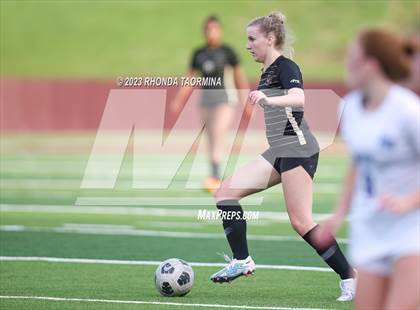 Thumbnail 1 in Barbers Hill vs. Foster (UIL 5A Region 3 & 4 Area) photogallery.