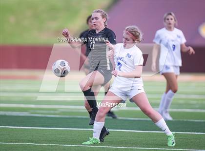 Thumbnail 3 in Barbers Hill vs. Foster (UIL 5A Region 3 & 4 Area) photogallery.