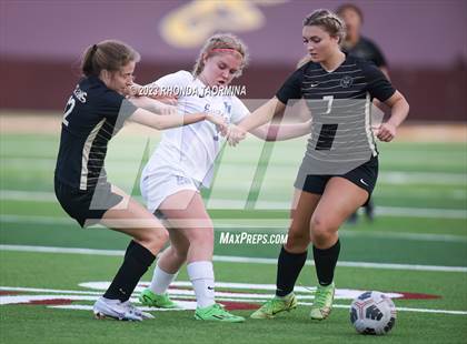 Thumbnail 1 in Barbers Hill vs. Foster (UIL 5A Region 3 & 4 Area) photogallery.