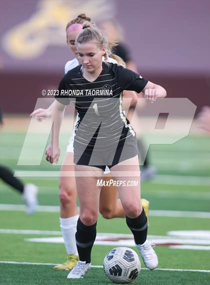 Thumbnail 2 in Barbers Hill vs. Foster (UIL 5A Region 3 & 4 Area) photogallery.