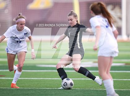 Thumbnail 2 in Barbers Hill vs. Foster (UIL 5A Region 3 & 4 Area) photogallery.