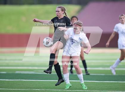 Thumbnail 1 in Barbers Hill vs. Foster (UIL 5A Region 3 & 4 Area) photogallery.