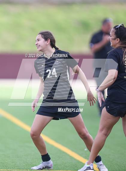 Thumbnail 3 in Barbers Hill vs. Foster (UIL 5A Region 3 & 4 Area) photogallery.