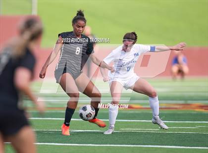 Thumbnail 3 in Barbers Hill vs. Foster (UIL 5A Region 3 & 4 Area) photogallery.