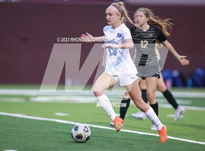 Thumbnail 1 in Barbers Hill vs. Foster (UIL 5A Region 3 & 4 Area) photogallery.