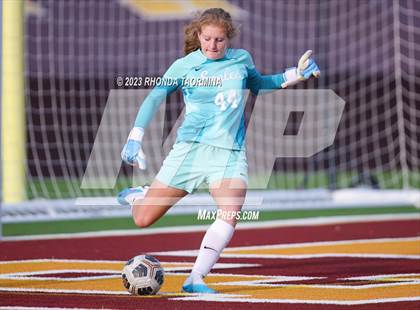 Thumbnail 1 in Barbers Hill vs. Foster (UIL 5A Region 3 & 4 Area) photogallery.