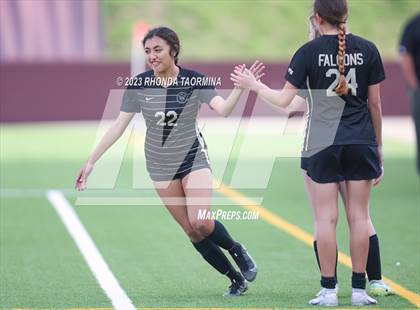 Thumbnail 1 in Barbers Hill vs. Foster (UIL 5A Region 3 & 4 Area) photogallery.