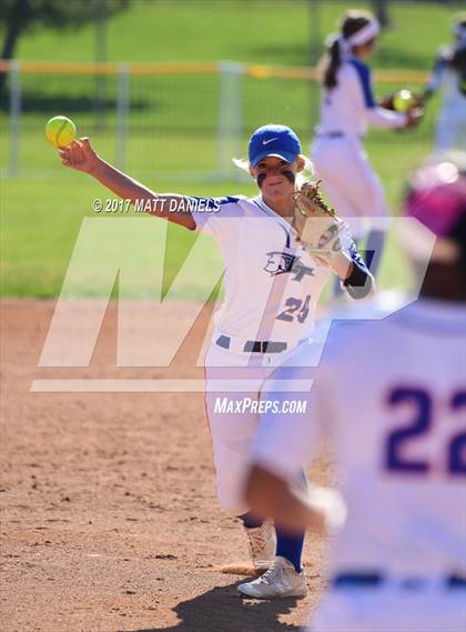 Thumbnail 2 in Legend vs. Fort Collins (CHSAA 5A Region 2 Playoff) photogallery.