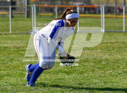 Thumbnail 2 in Legend vs. Fort Collins (CHSAA 5A Region 2 Playoff) photogallery.