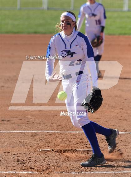 Thumbnail 2 in Legend vs. Fort Collins (CHSAA 5A Region 2 Playoff) photogallery.