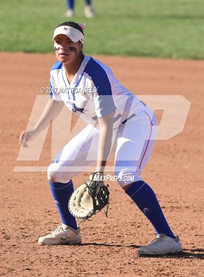 Thumbnail 1 in Legend vs. Fort Collins (CHSAA 5A Region 2 Playoff) photogallery.