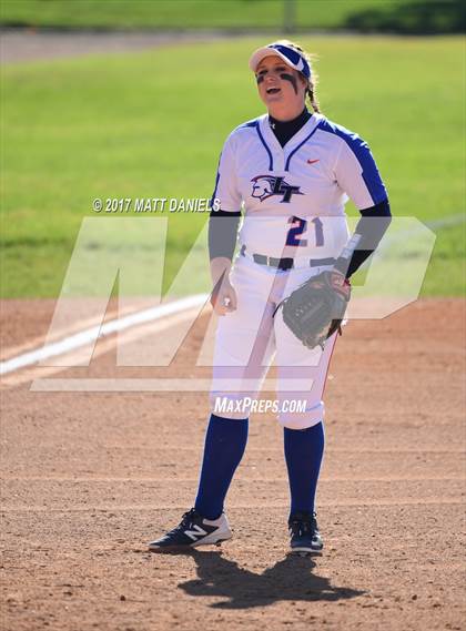 Thumbnail 3 in Legend vs. Fort Collins (CHSAA 5A Region 2 Playoff) photogallery.