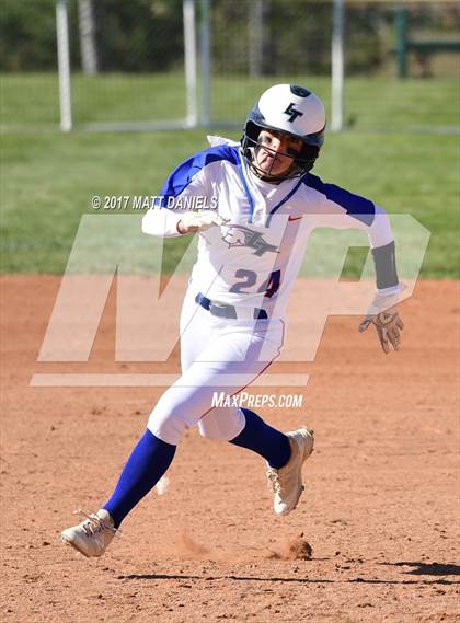 Thumbnail 1 in Legend vs. Fort Collins (CHSAA 5A Region 2 Playoff) photogallery.