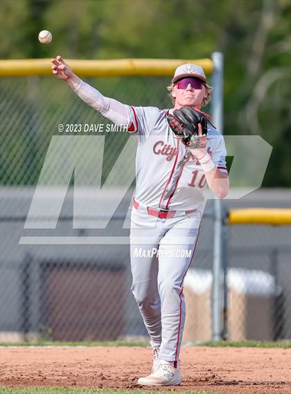 Thumbnail 1 in Iowa City @ Assumption photogallery.